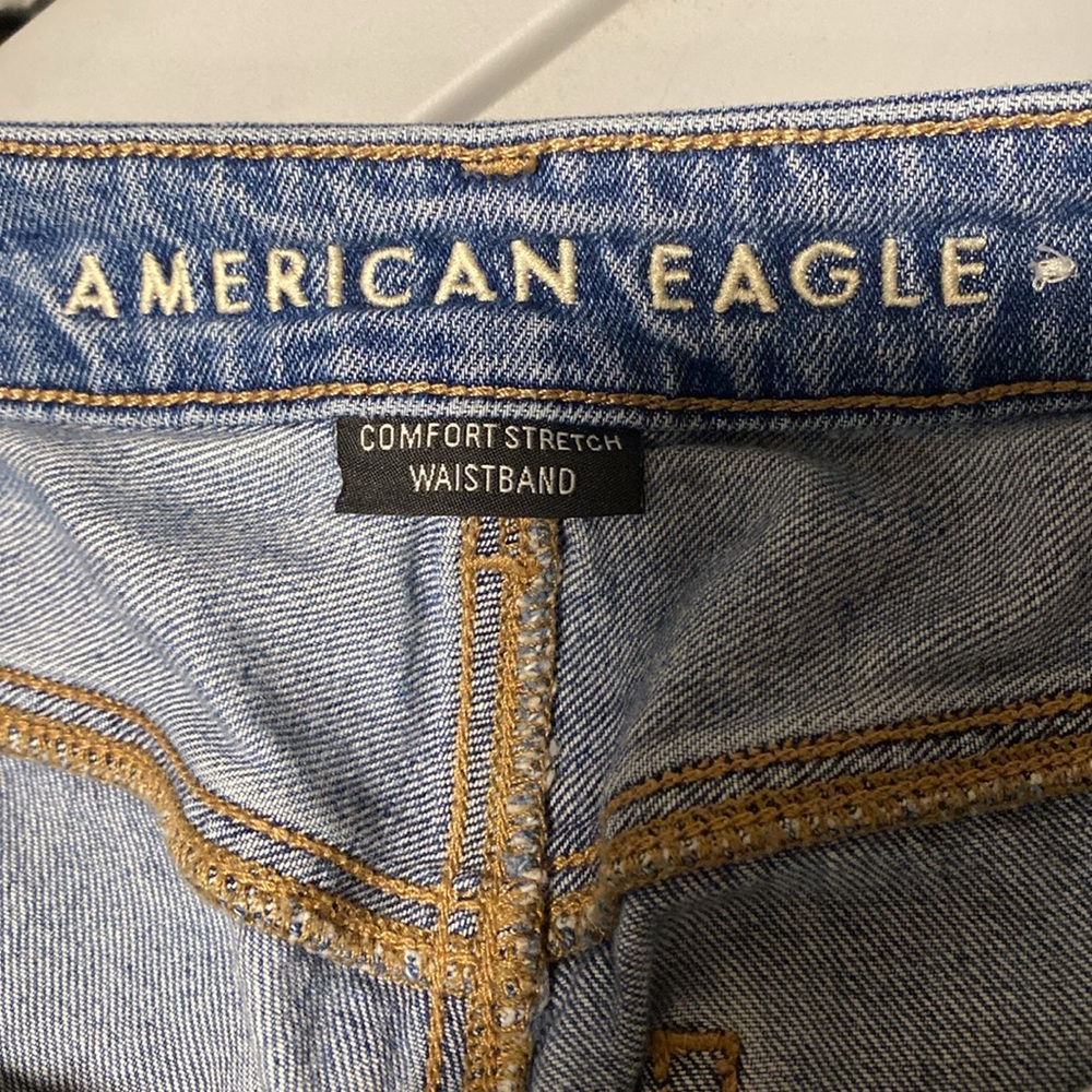 American Eagle Light Wash Distressed Mom Jeans (2 Regular) - Picture 7 of 9